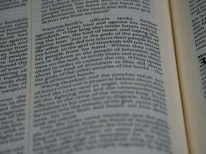 Beginner's Guide to Competitive FPS: Accuracy and Decision-Making