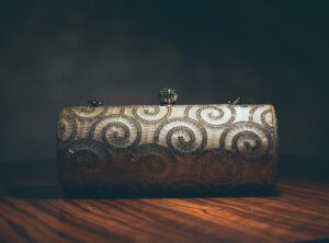 elly clutch controversy
